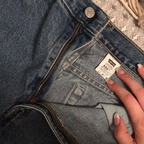 Levi’s “Mom Shorts” - Picture 2 of 4